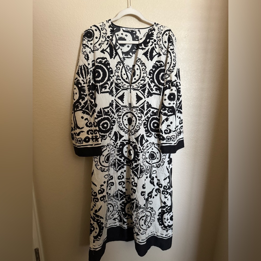 Zara Kaftan‎ Aztec Print Midi Dress Sz Medium Black White Ibiza Cover Up - Picture 3 of 7